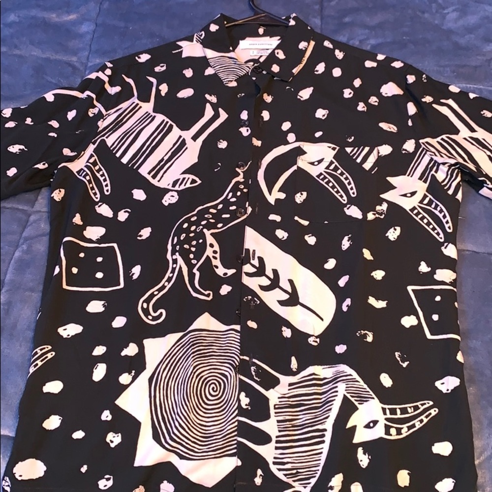 Black and white button up shirt.